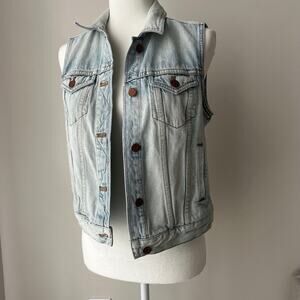 Madewell Denim Vest vintage inspired light wash